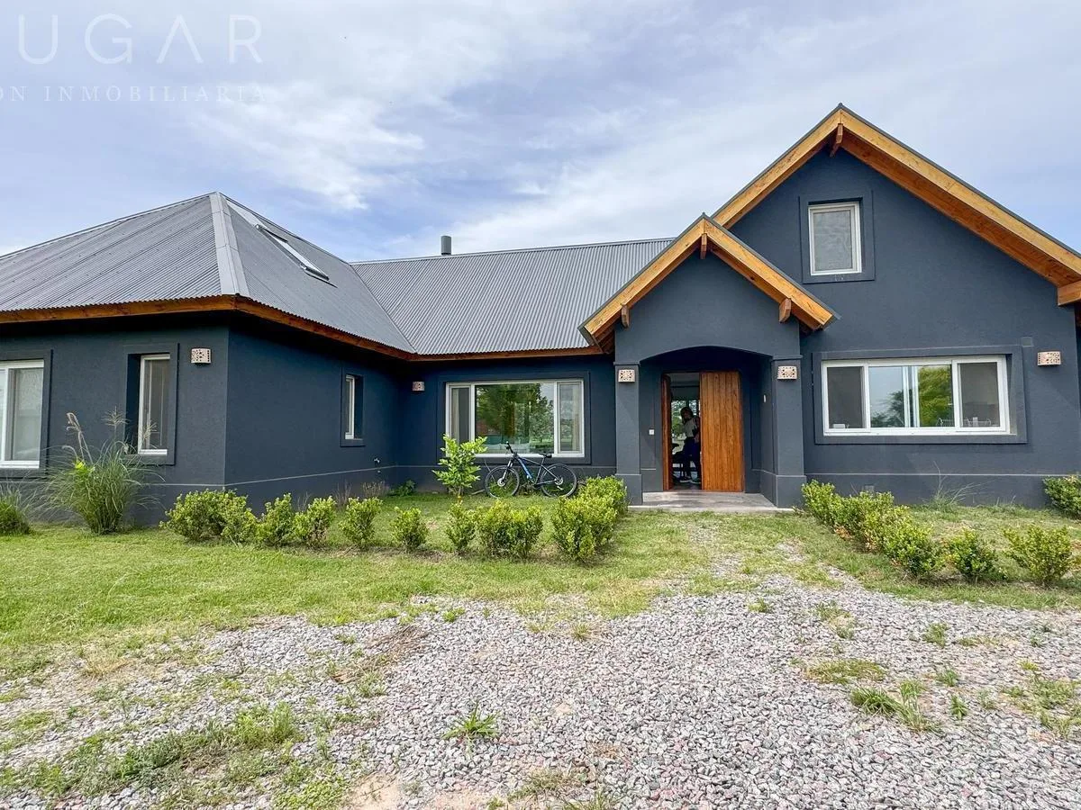 Casa com 3 quartos em Everlinks Golf Club, em lote de 2100 m²