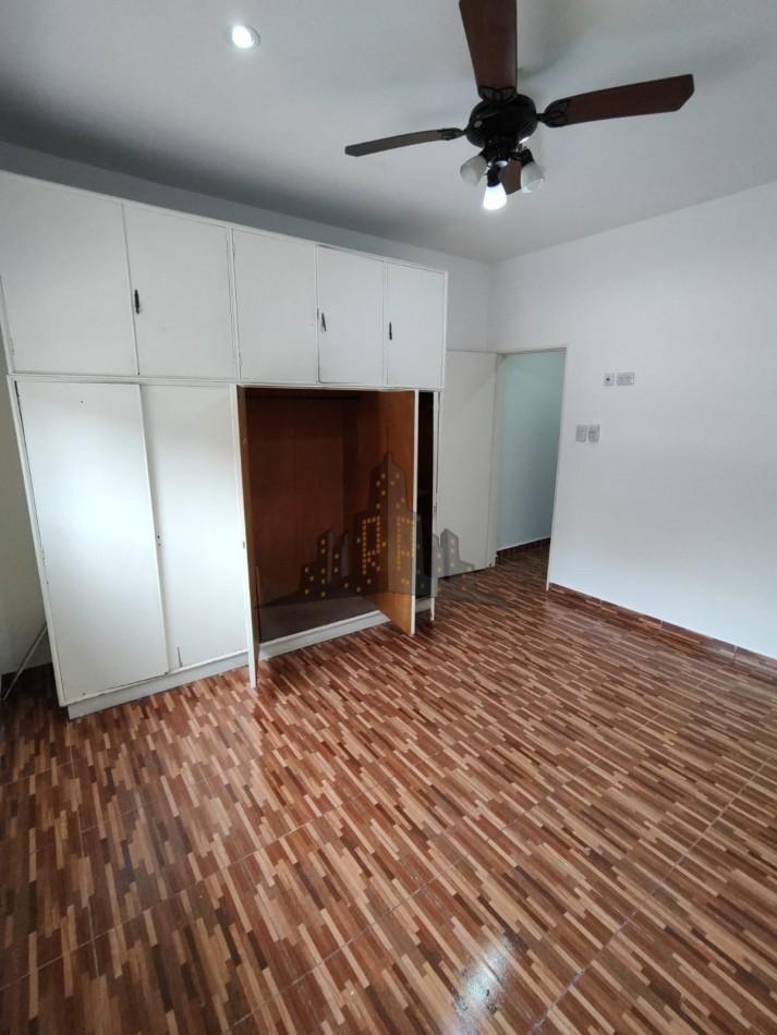 PH de três ambientes com pátio em General San Martín