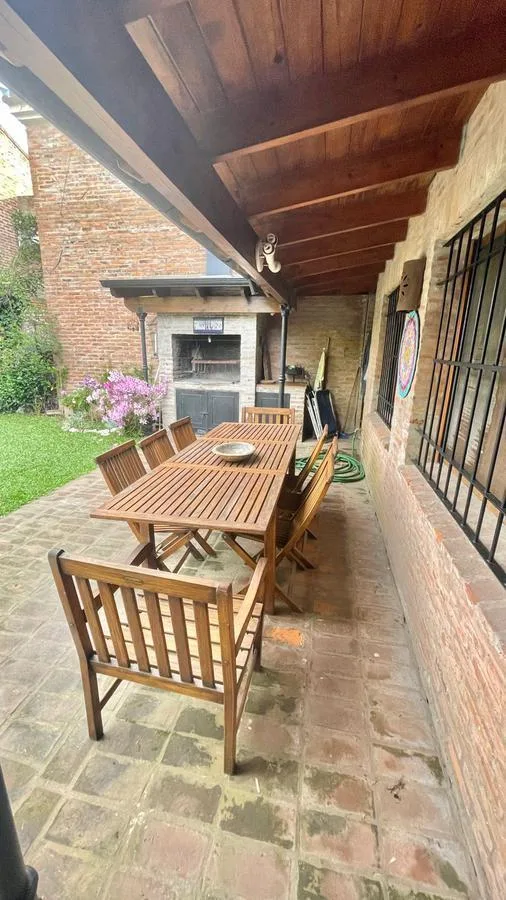 Casa mobiliada com 4 dormitórios em Beccar