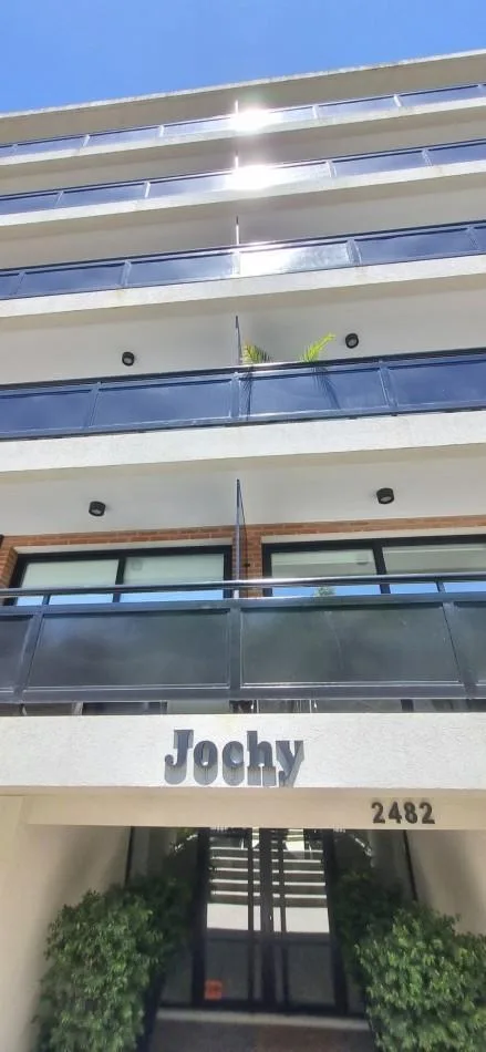 Departamento de 2 ambientes con cochera cubierta en Castelar Norte (Morón)