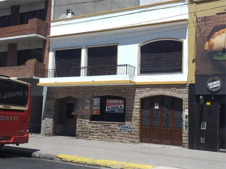 Ground-floor three-room apartment in Ramos Mejía