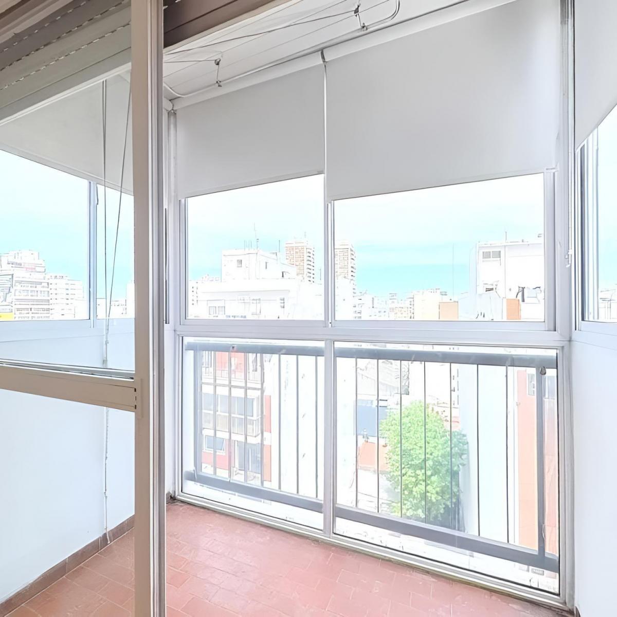 Квартира с двумя комнатами, балконом и спальней в Flores