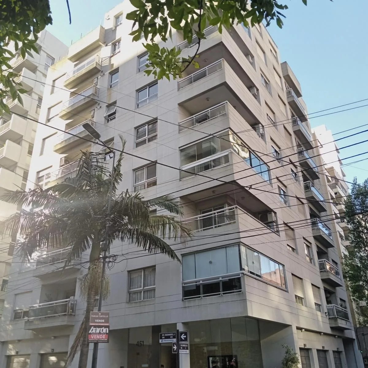 Front-facing two-room apartment with balcony in Lomas de Zamora