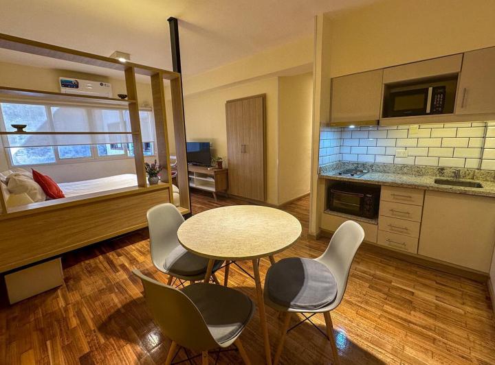 Kitnet mobiliada em Monserrat perto de Avenida de Mayo e do Congresso