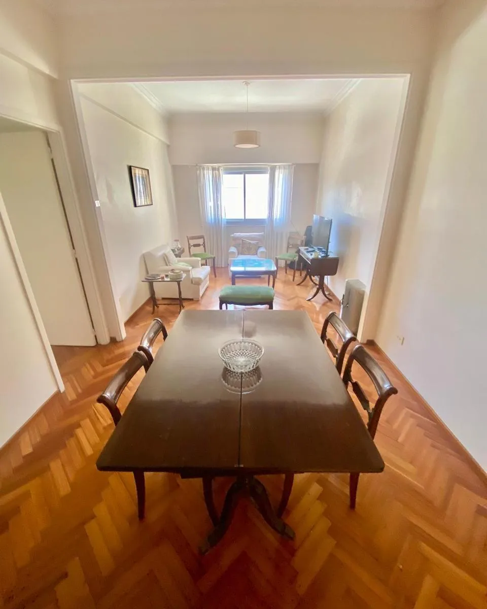 Departamento de 4 Ambientes con Escritorio. Muy Luminoso
