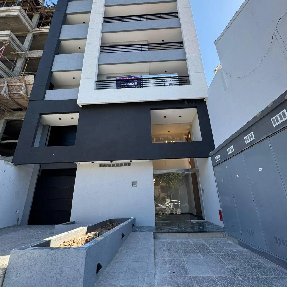En Alquiler Dpto 2 Amb Al Fte con Cochera y 2 Balcones en Lanus