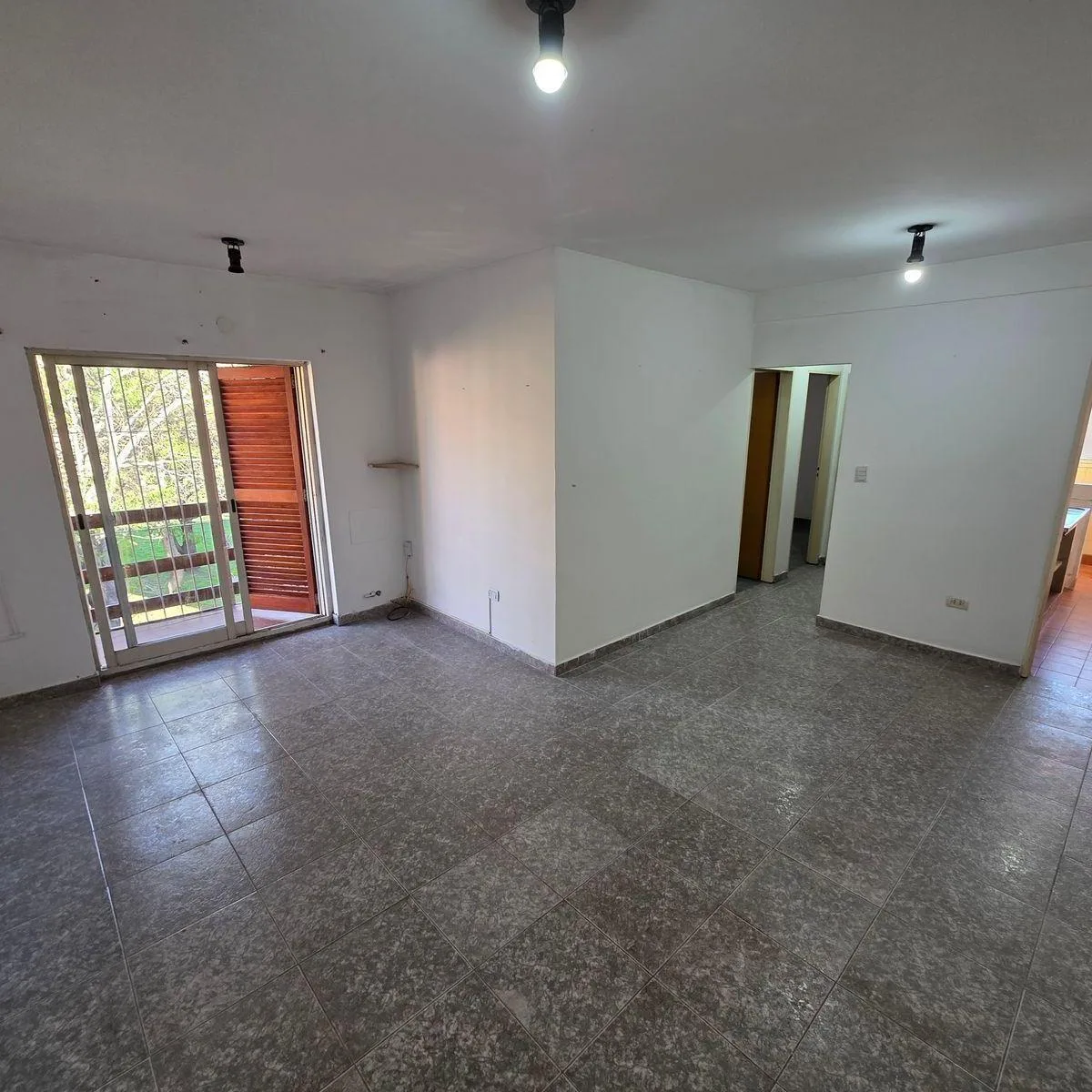 Alquiler de Departamento 3 Ambientes en Barrio Coca Cola - Monte Grande