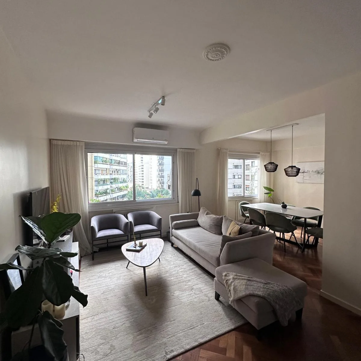 Esmeralda y Arroyo 3 Ambientes Refaccionado a Nuevo