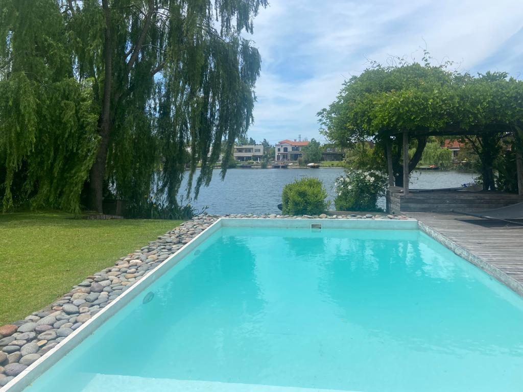 5-bedroom house in La Laguna, Tigre
