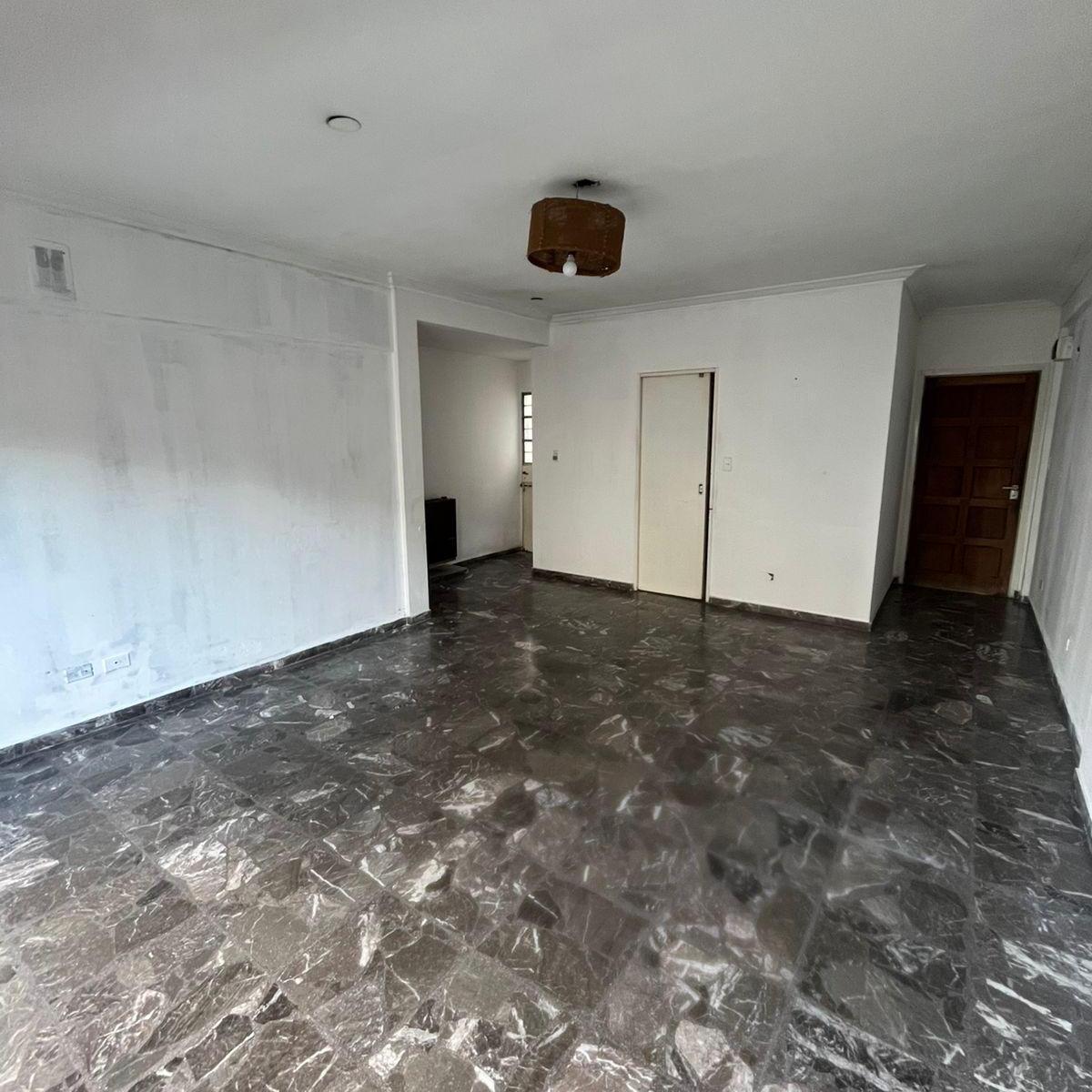Front-facing three-room apartment with balcony and patio in Morón