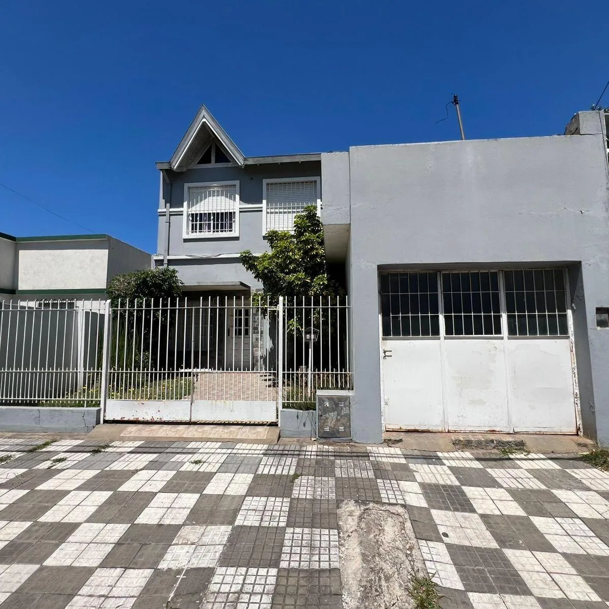 Hermosa Casa 3 Ambientes en Alquiler en Excelente Zona