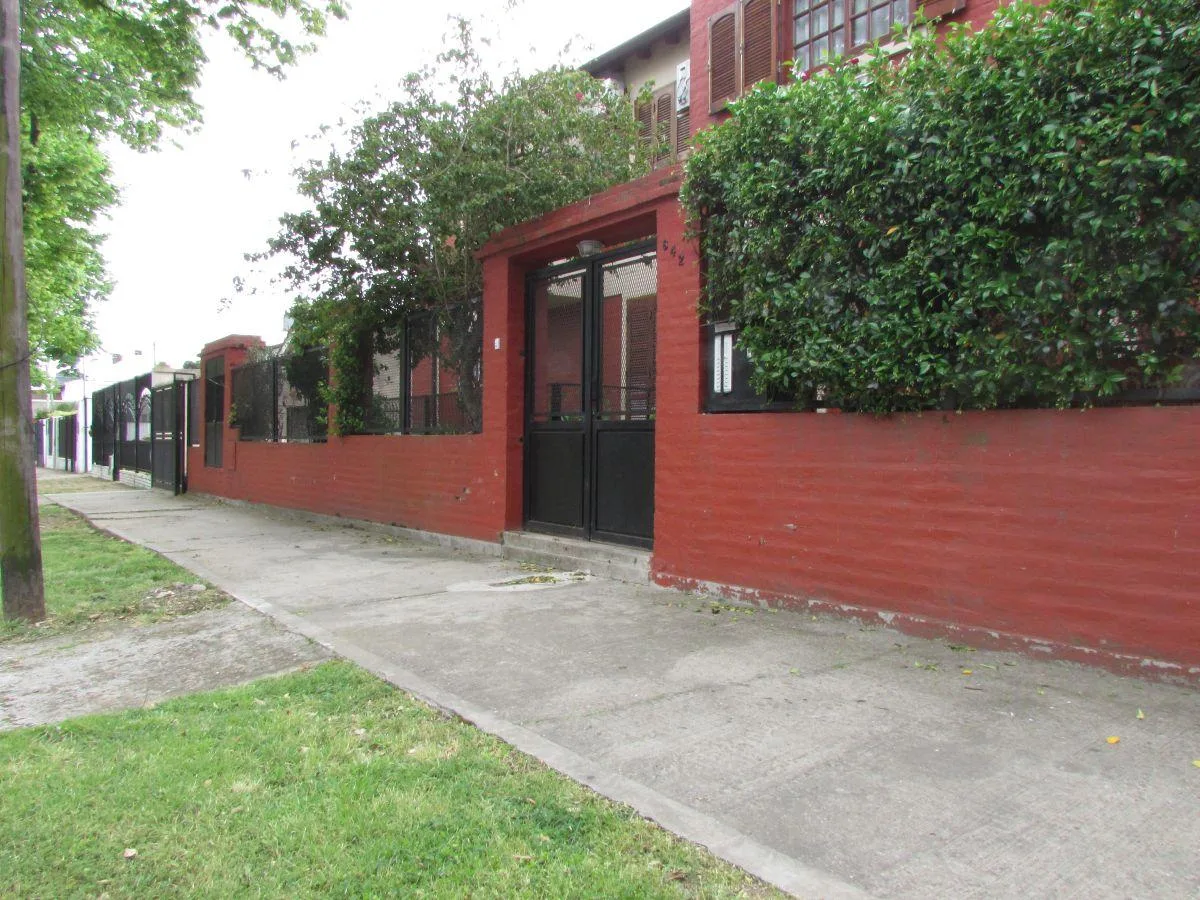 Duplex Dentro de Complejo de 3 Ambientes con Cochera