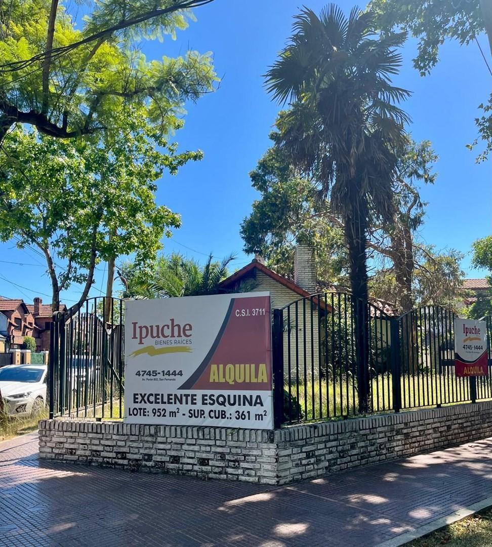 Three-bedroom house in San Fernando Victoria