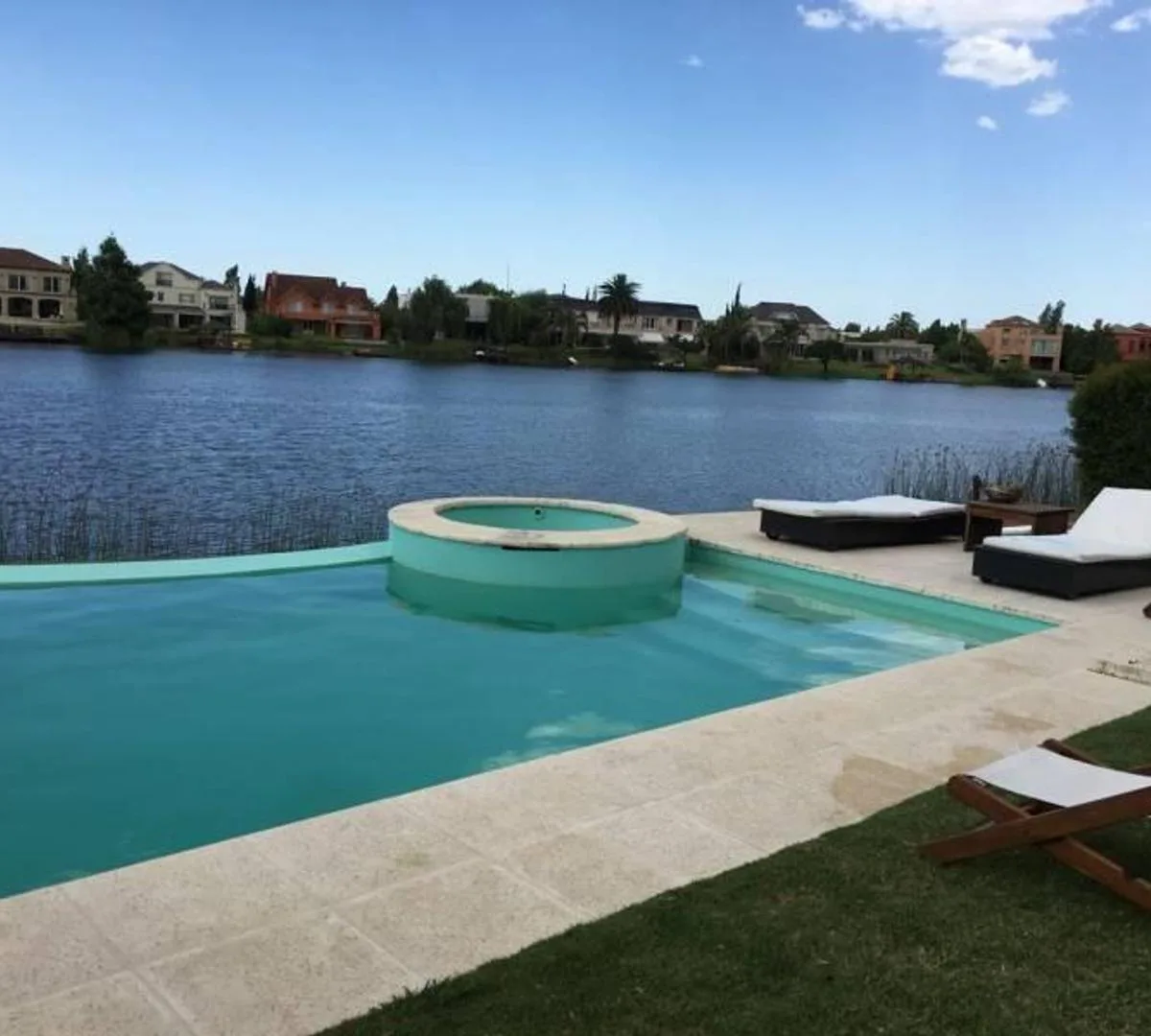 Four-bedroom house on the lake in Castores, Tigre