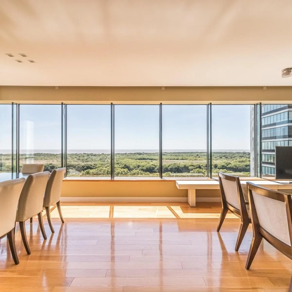 Apartamento de três quartos em Puerto Madero com vista para o rio
