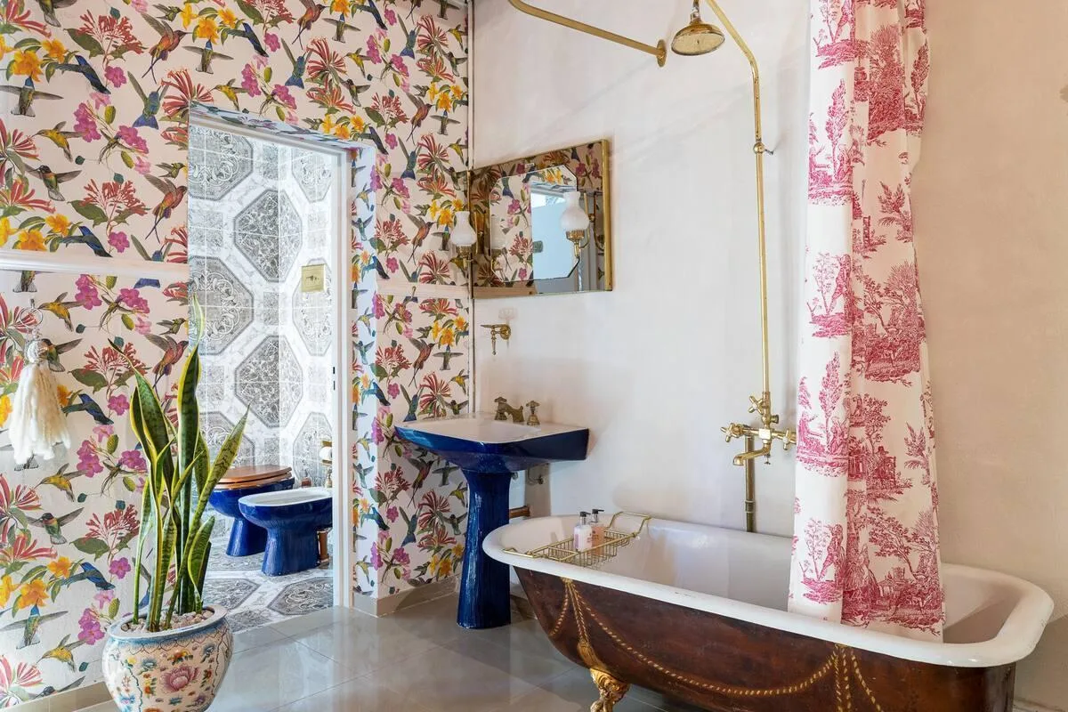 Furnished six-bedroom house in Saavedra