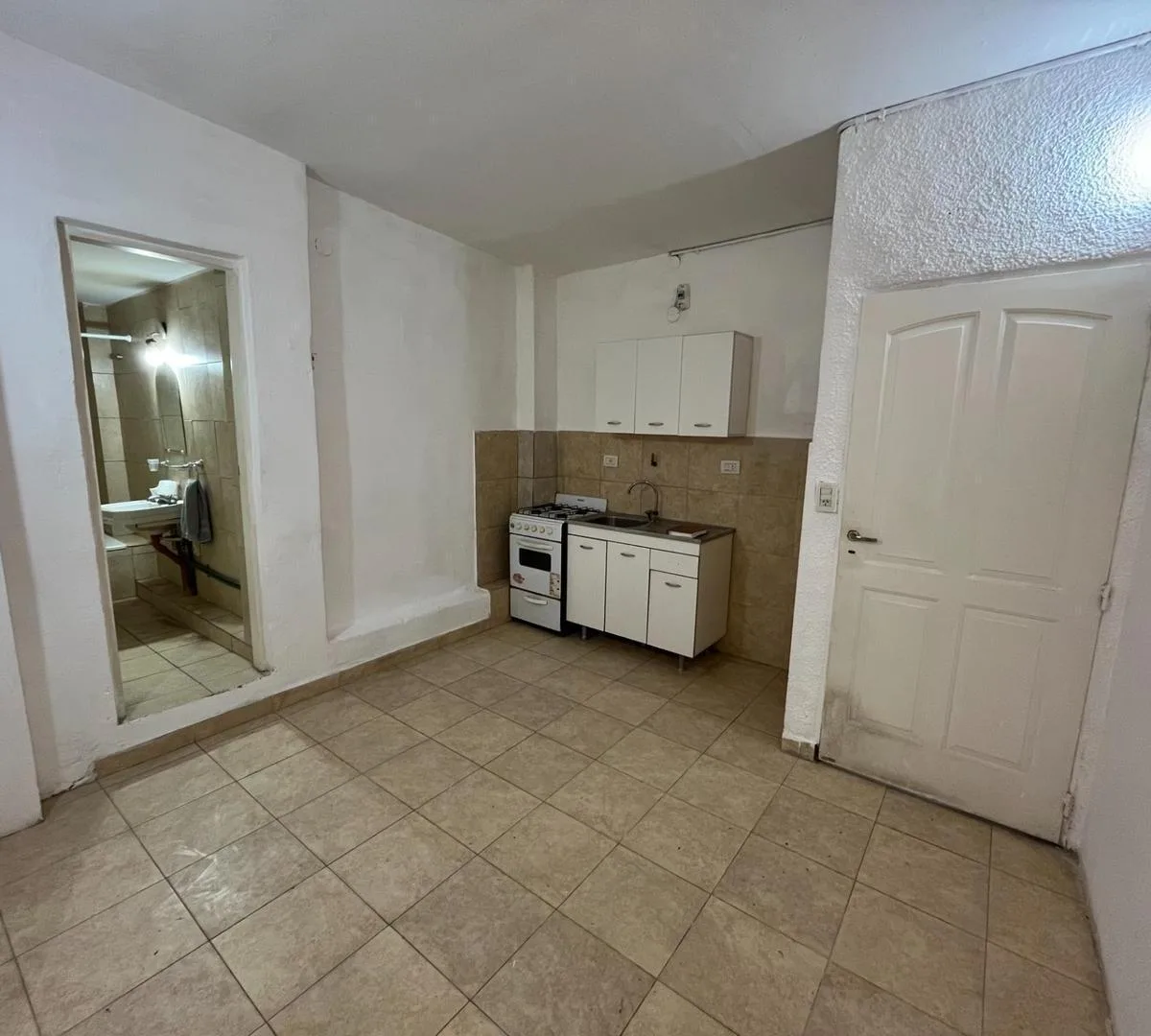 Departamento de 2 ambientes sin expensas con patio en Versalles