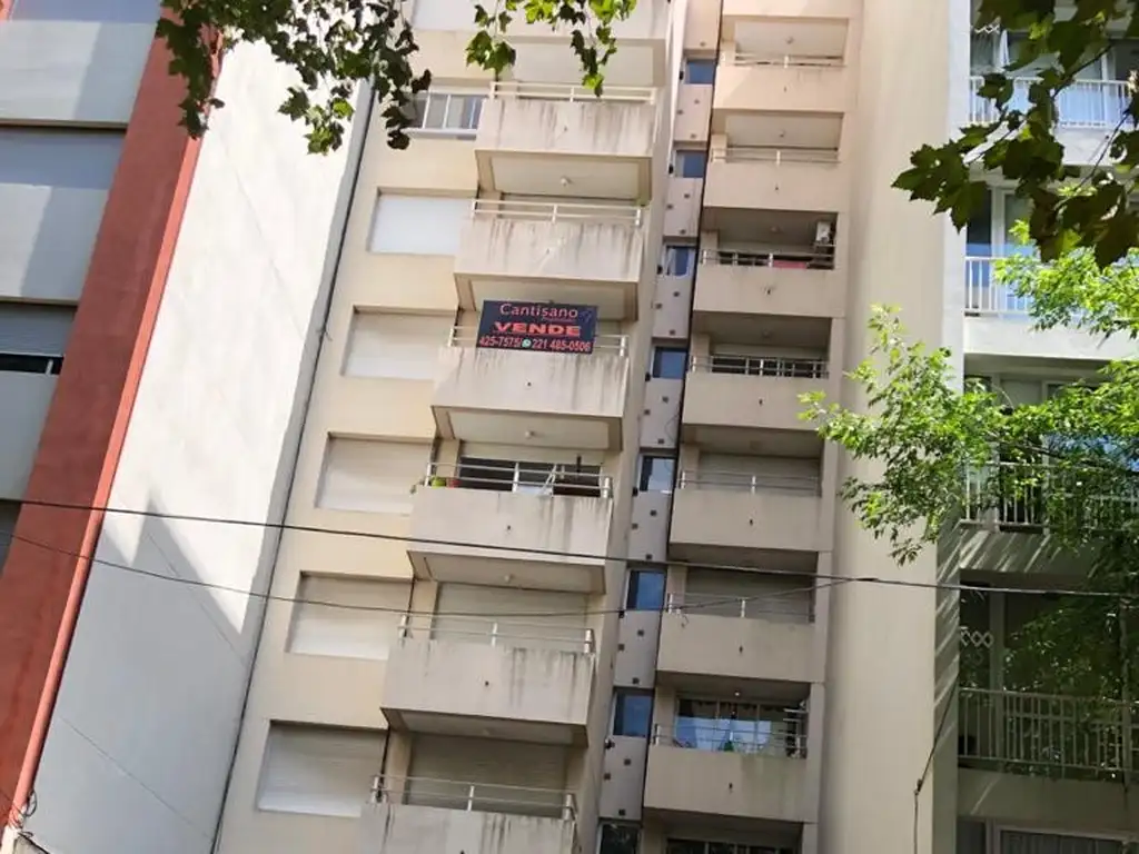 Apartamento com varanda de frente