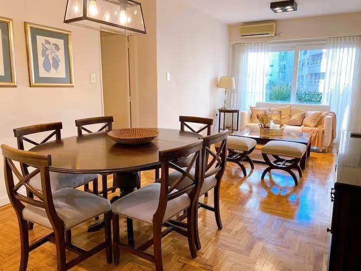 Apartamento de quatro ambientes em Colegiales