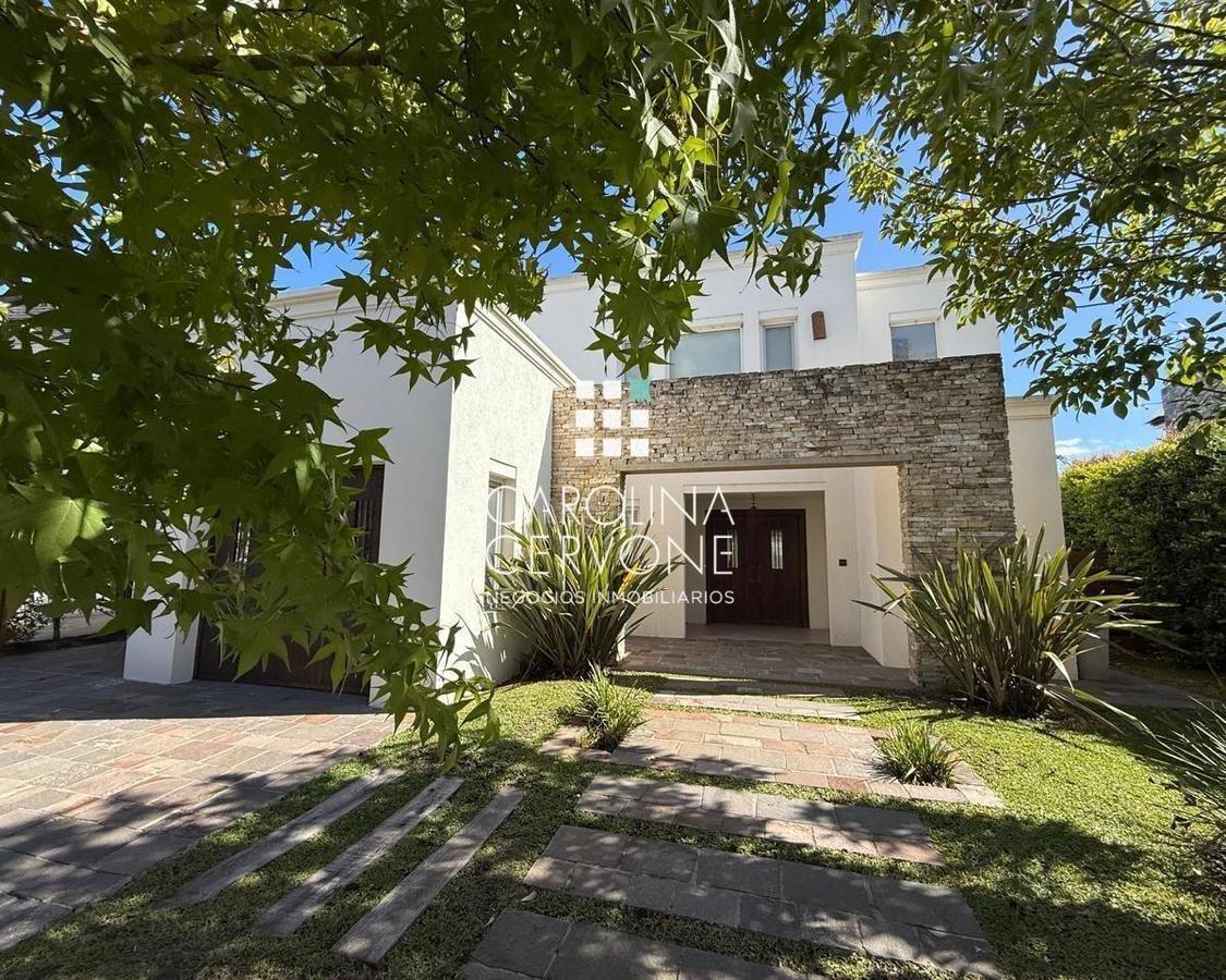 Furnished four-bedroom house in Los Lagos, Nordelta, Tigre
