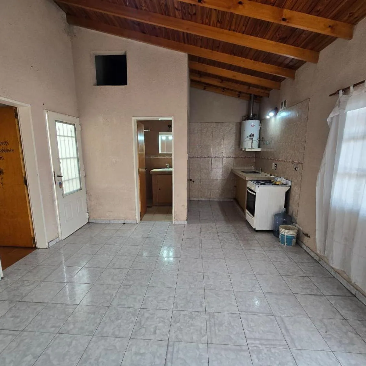 Alquiler de Departamento 2 Ambientes en Planta Baja con Cochera - Monte Grande