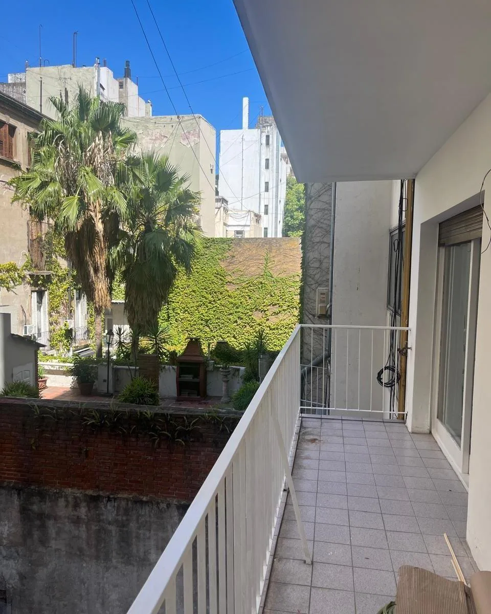 2 ambientes con balcón y cochera