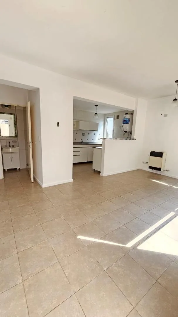 Dúplex PH com 2 dormitórios e vaga de garagem em Morón