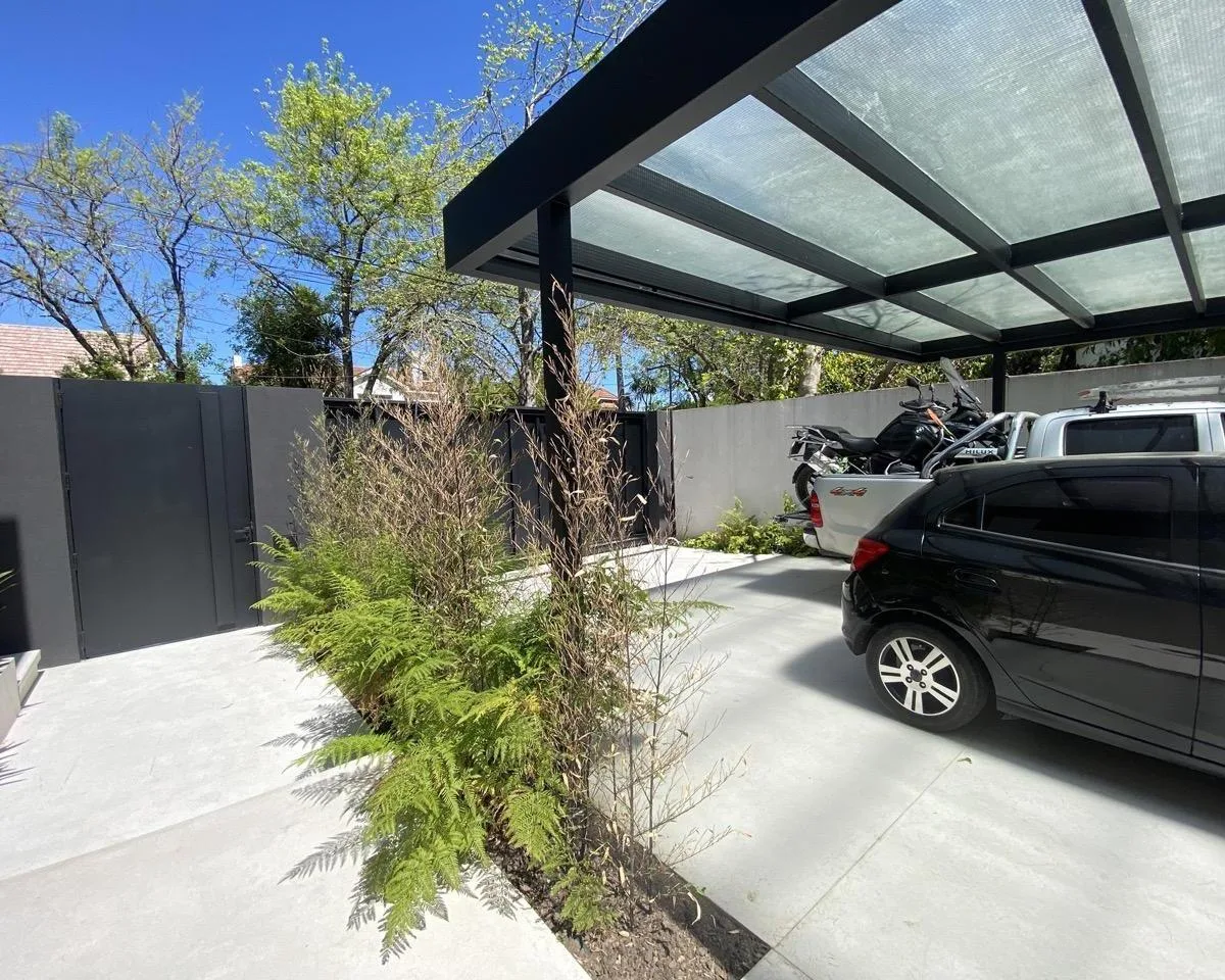 Temporary rental house by the river in San Isidro