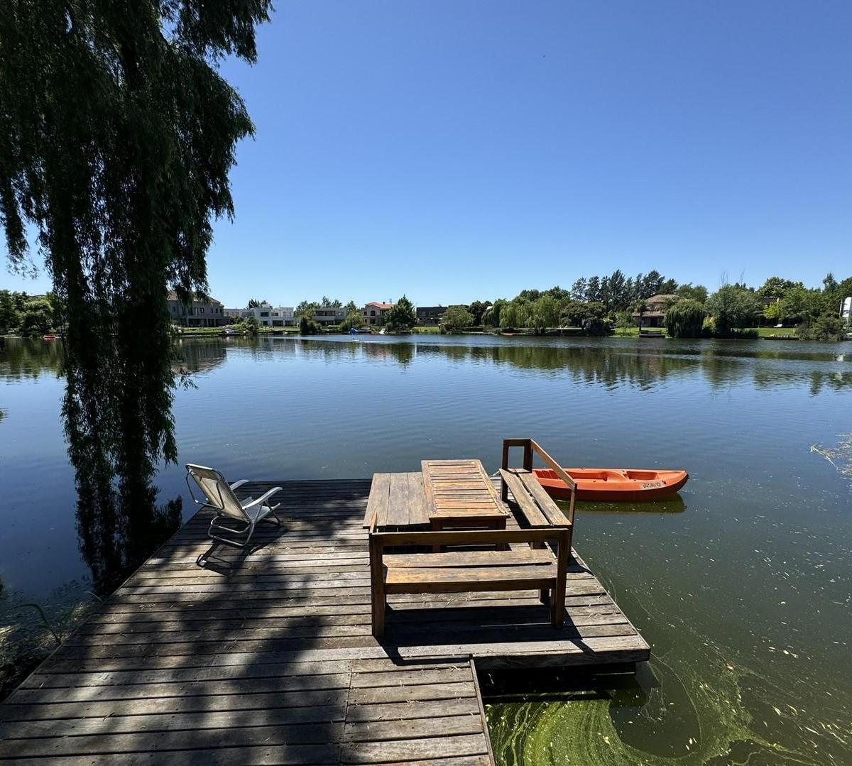 Furnished four-bedroom house in Tigre
