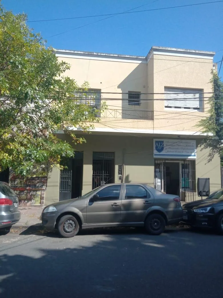 Departamento de 3 ambientes de uso profesional en Lomas de Zamora