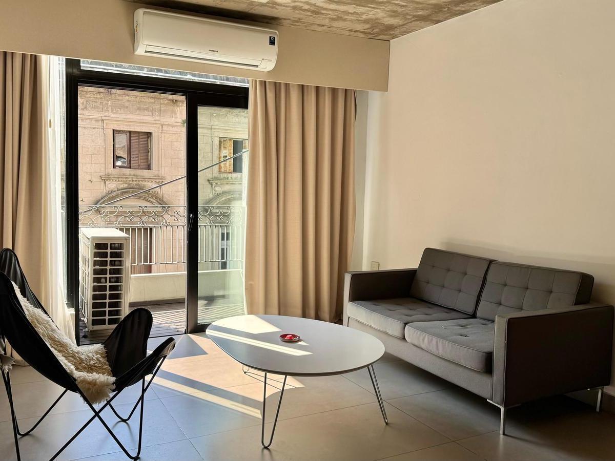 Furnished studio apartment in Monserrat