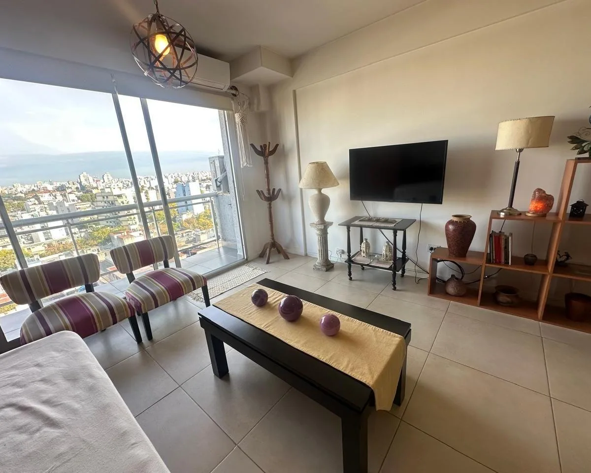Alquiler Monoambiente con Balcon Piso Alto. Villa General Mitre