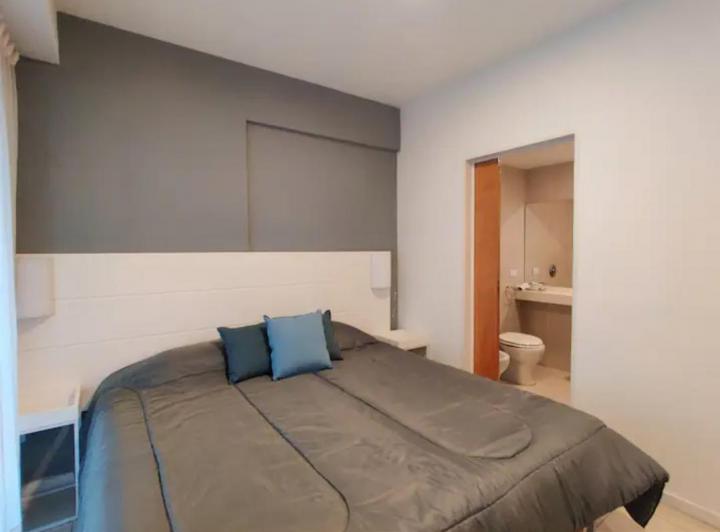 Меблированная однокомнатная квартира в Monserrat