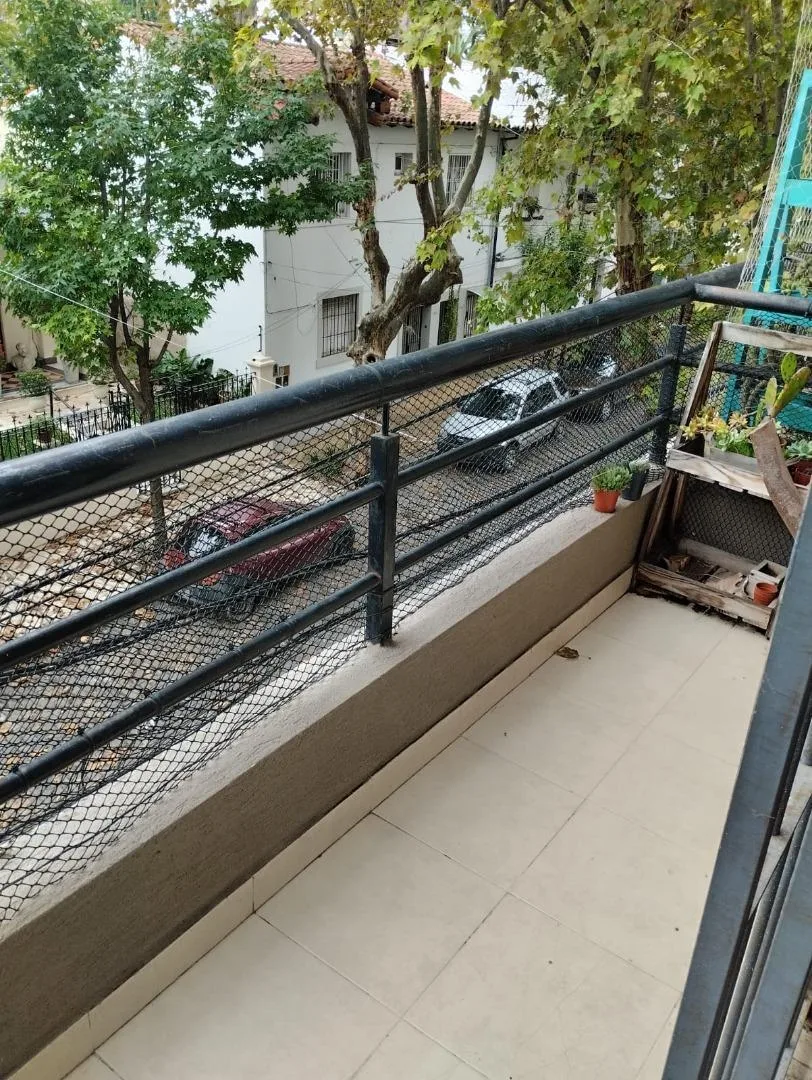 2 Ambientes Muy Lindo y Luminoso, con Balcón y Cochera