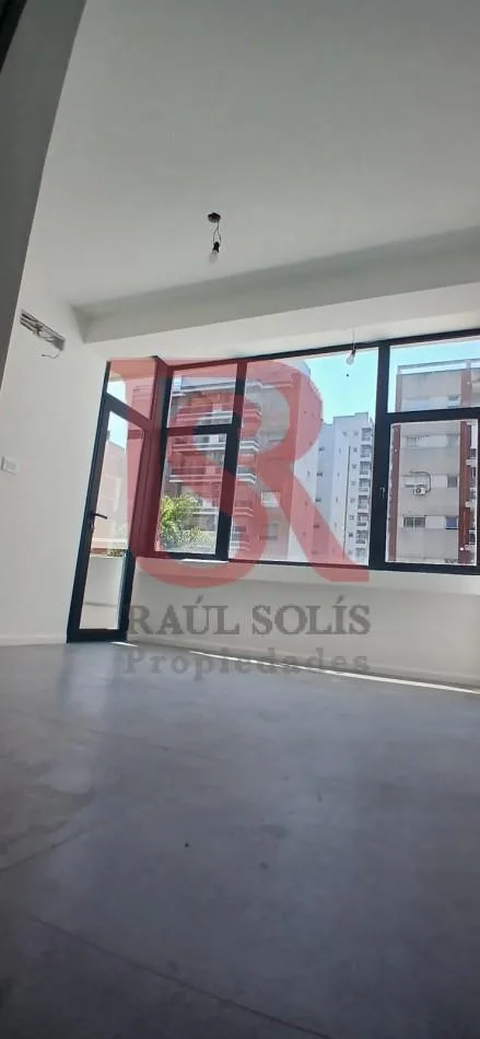 3 dormitorios, balcón terraza y cochera