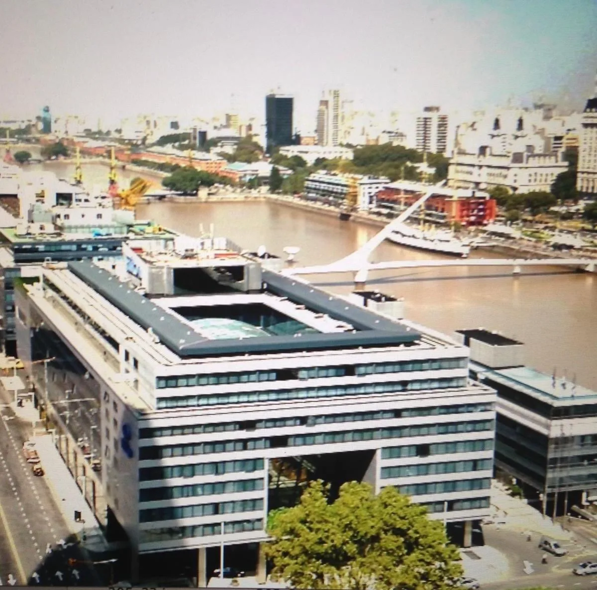 Apartamento de 2 ambientes mobiliado com vista para o rio e dique em Puerto Madero