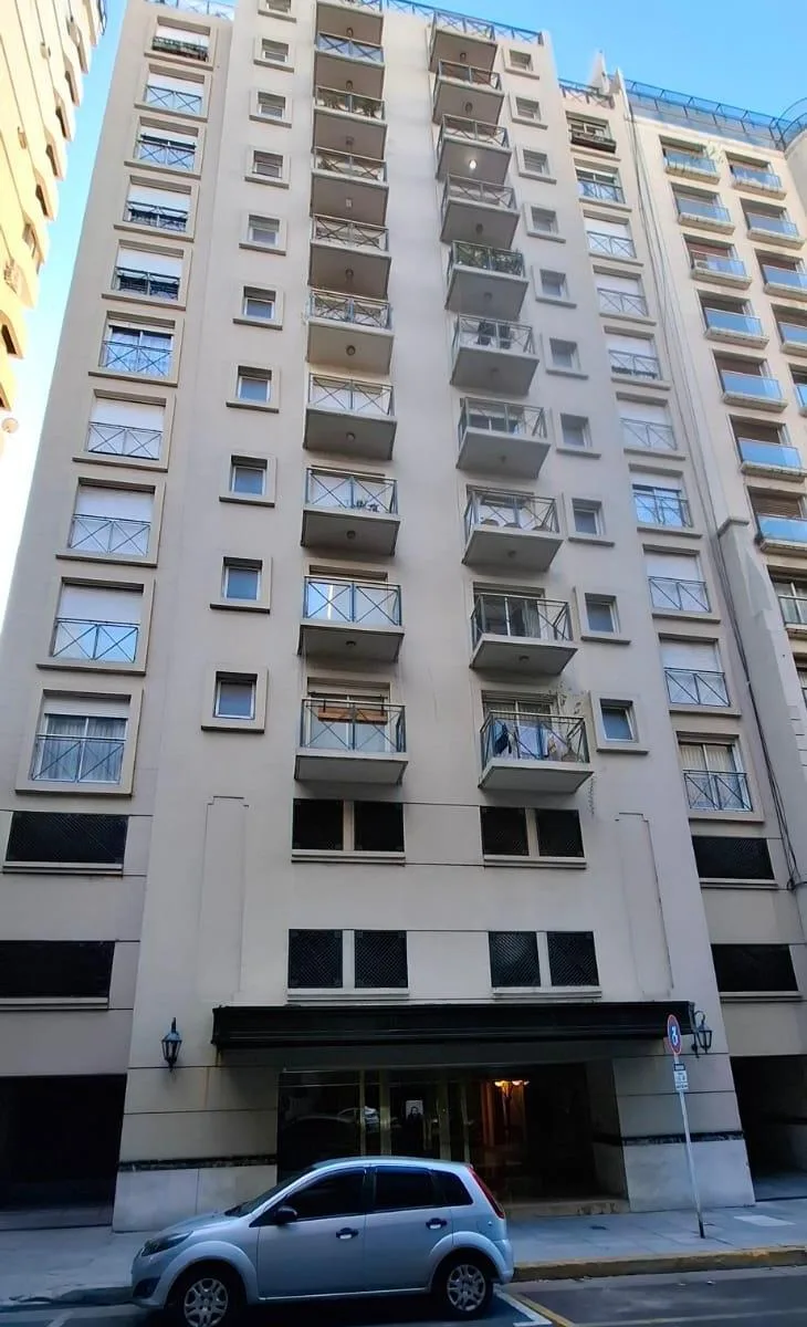 Recoleta: Excelente Depto de 2 Amb - con Cochera. Muy Luminoso