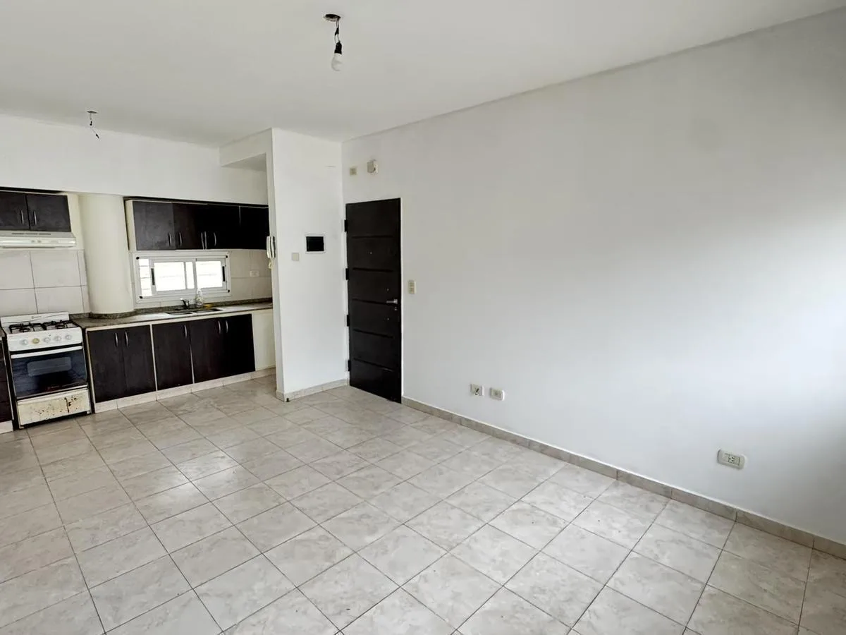 Apartamento de 2 ambientes com 1 quarto em Remedios de Escalada