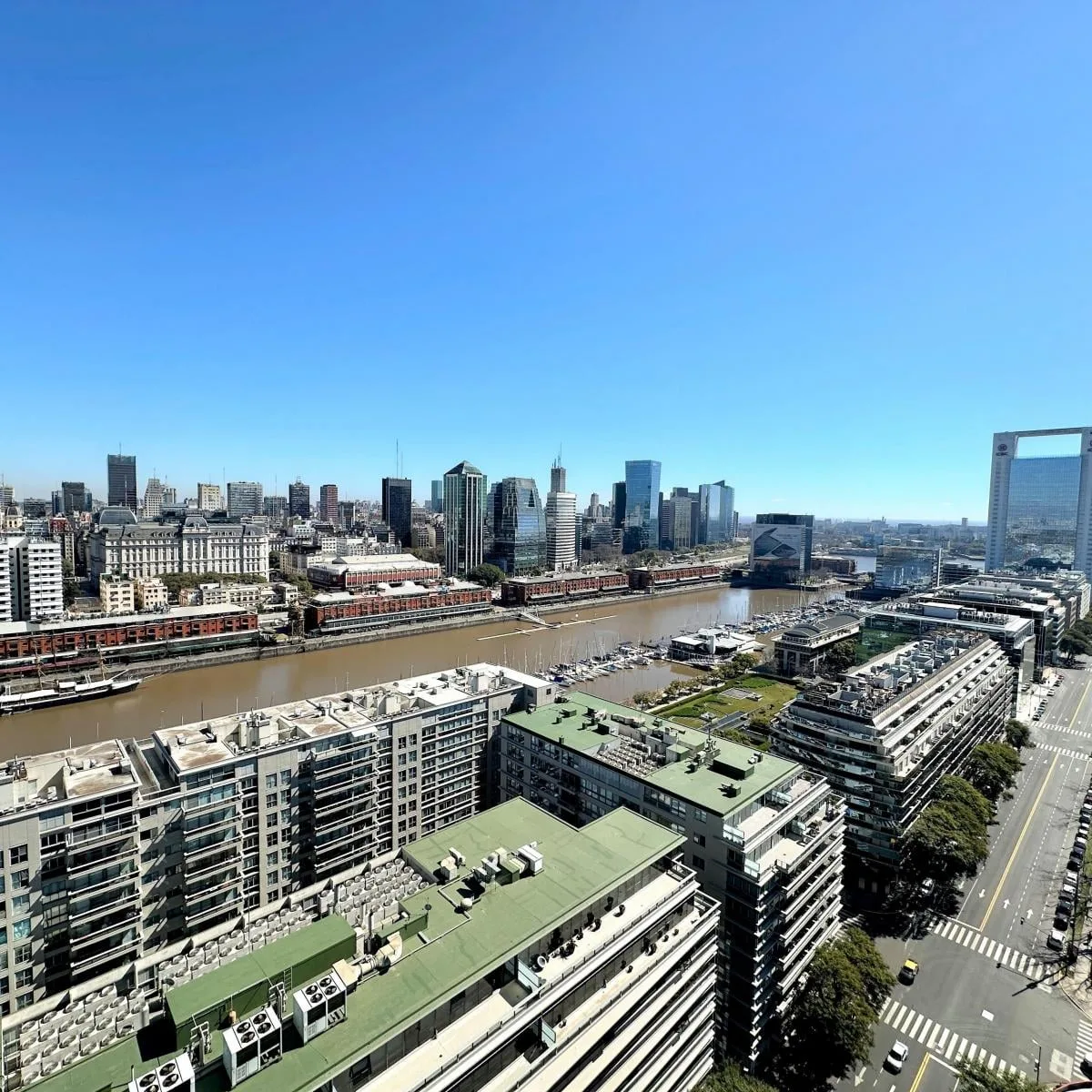 Impecable! con Muebles, Piso Alto, Torres del Yacht
