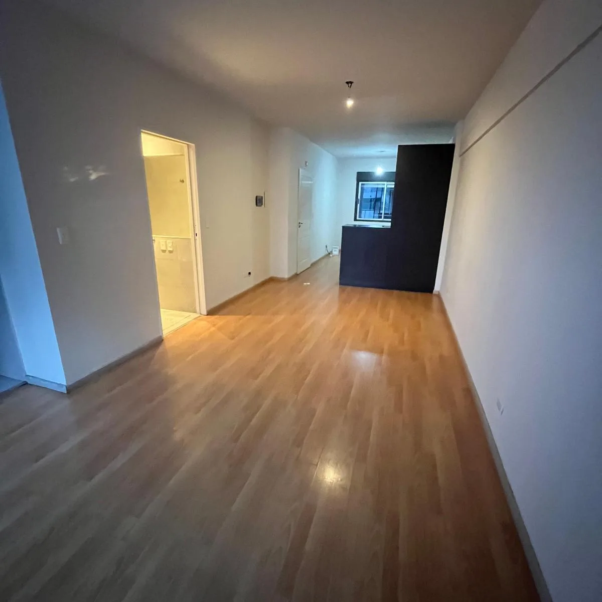 Monoambiente subdividido con balcón en Villa Urquiza