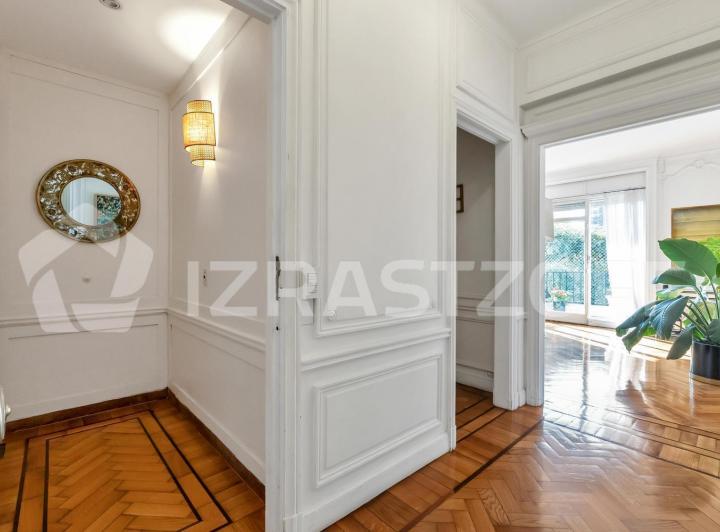 Apartamento de 4 dormitórios com 240 m² em Palermo