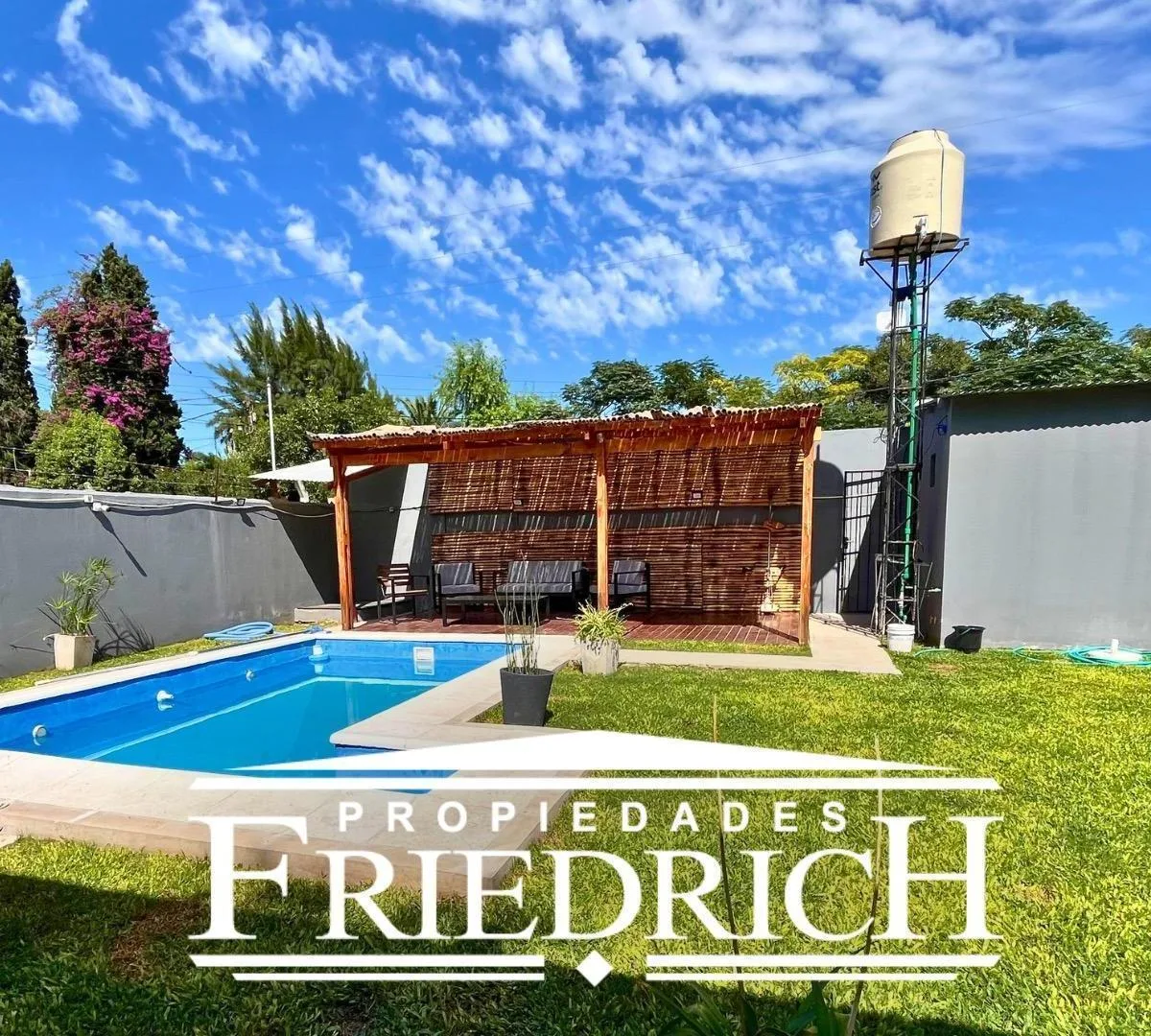 Casa para aluguel anual em Pico Rojo