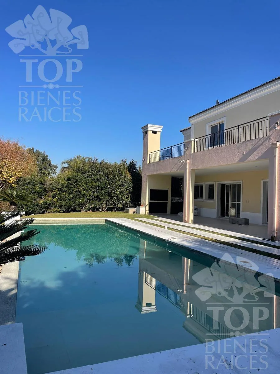 Four-bedroom house in Tigre’s Barrancas del Lago, Nordelta