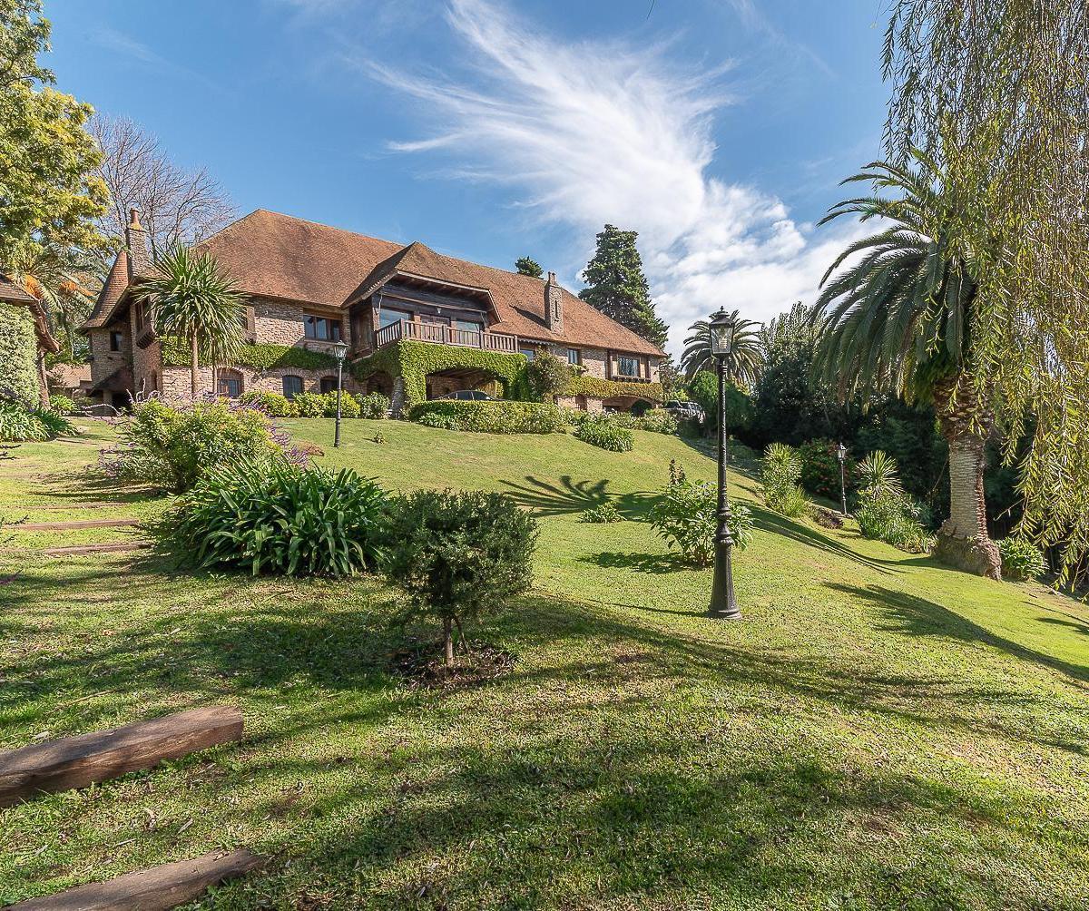 Дом с 7 спальнями в Acassuso