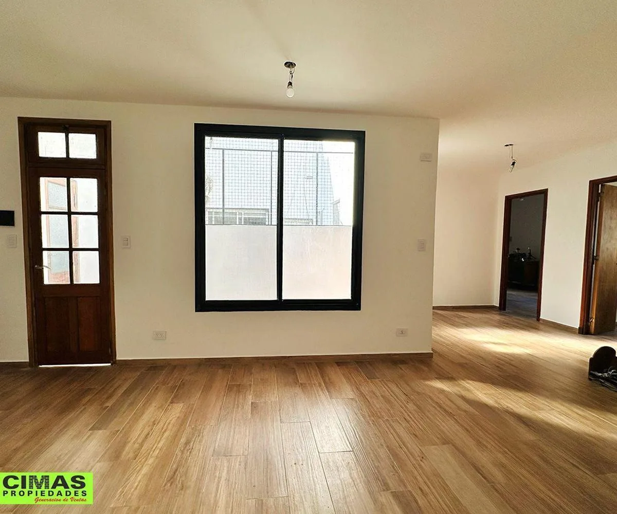 PH de 3 e 1/2 ambientes com varanda e terraço em Villa del Parque
