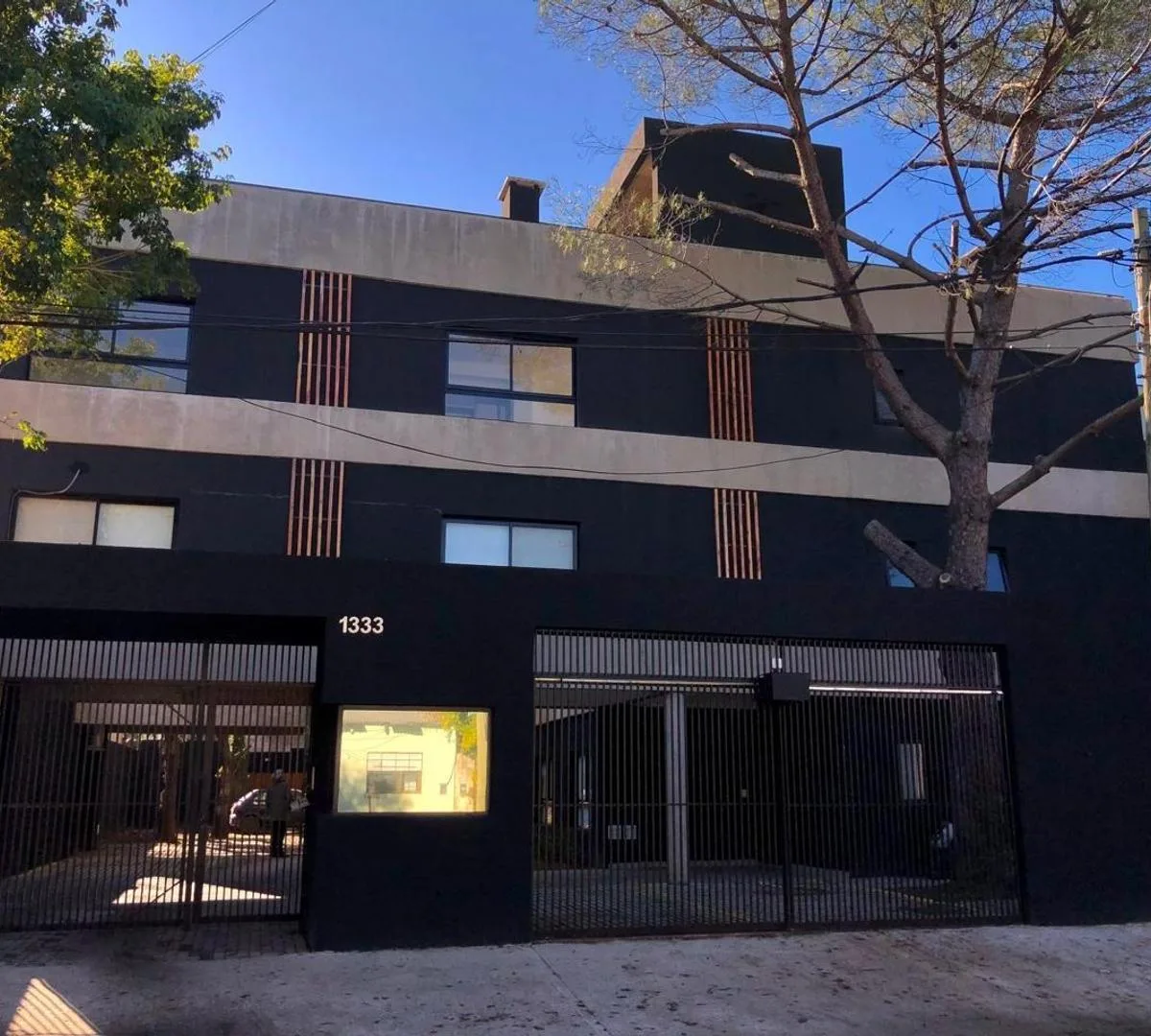 Apartamento duplex de dois ambientes com 1 dormitório no Ituzaingó