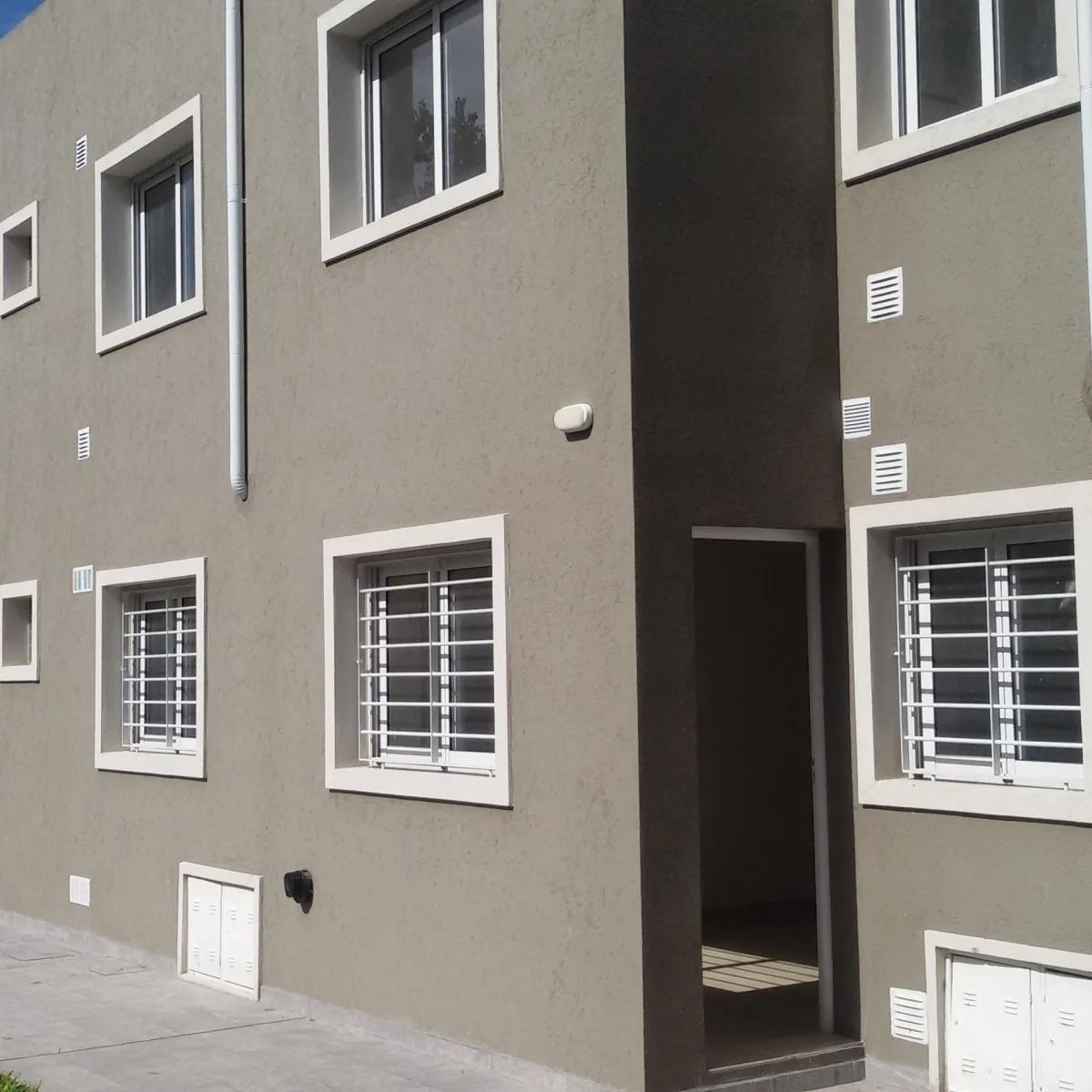 Two-room ground-floor apartment in Lomas de Zamora