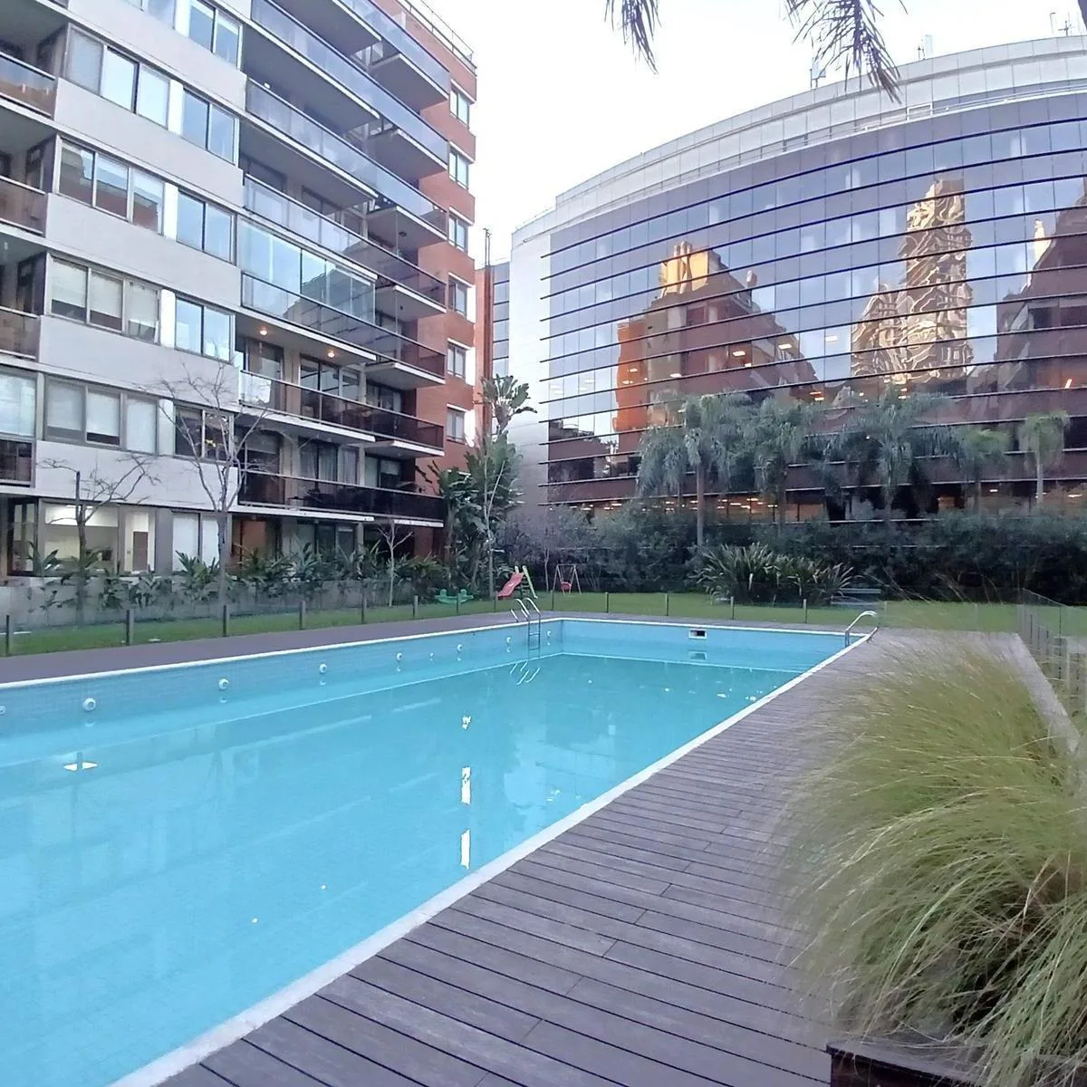 Apartamento de dois ambientes mobiliado com vaga de garagem em Puerto Madero
