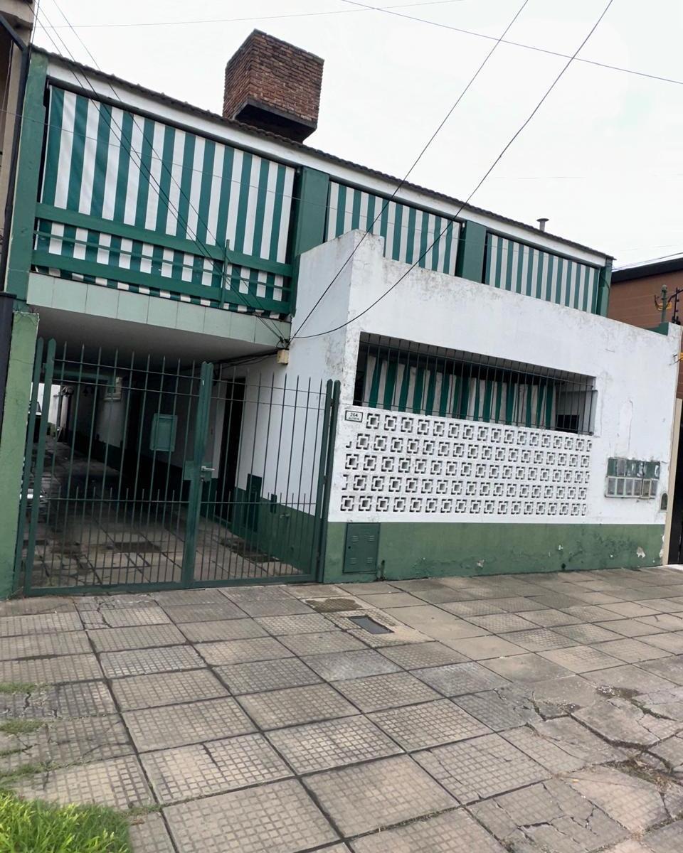 Apartamento de 3 ambientes com 2 banheiros em Haedo, Morón