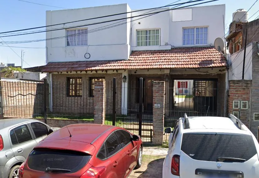 Two-room apartment with shared entrance in Tigre